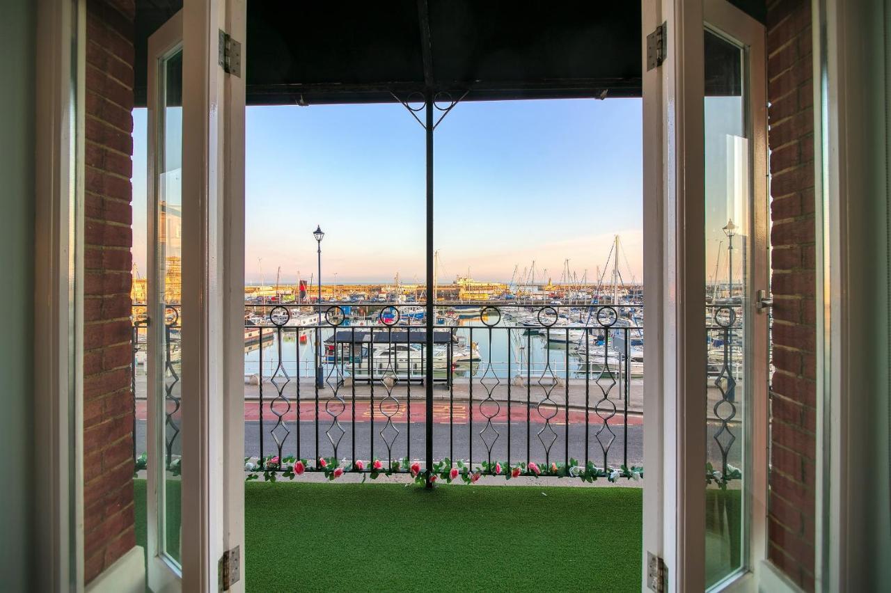 Royal Harbour Retreat - Balcony, Sea View Property ラムズゲート エクステリア 写真